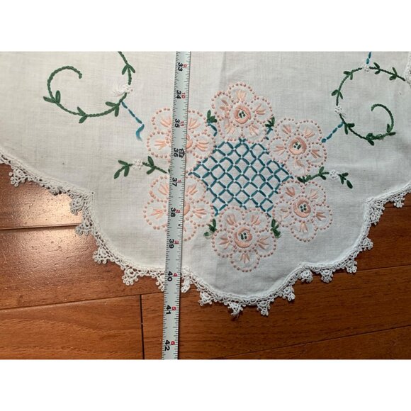Vintage Embroidered Floral Table Runner with Lace Edges 18x41 - Picture 7 of 11